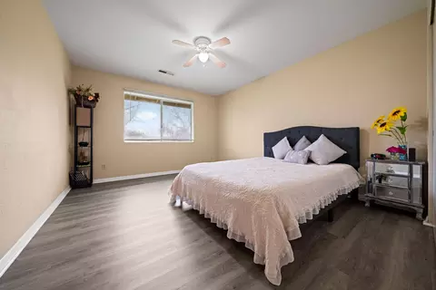 Bedroom - 6866 Hemlock St, Redding, CA 96001 photo 3 of 4