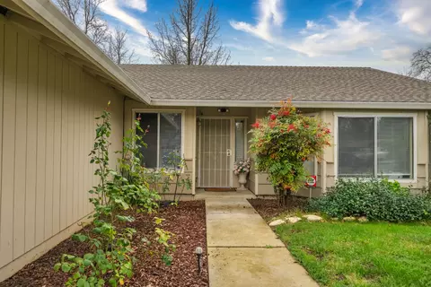 Exterior - 6866 Hemlock St, Redding, CA 96001 photo 7 of 16