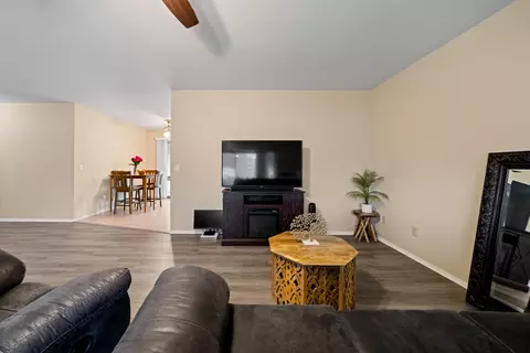 Living - 6866 Hemlock St, Redding, CA 96001 photo 3 of 4