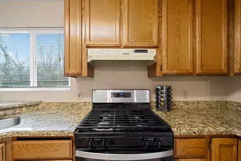 Kitchen - 6866 Hemlock St, Redding, CA 96001 photo 5 of 5