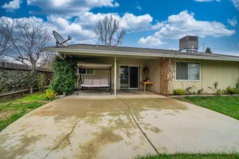 Exterior - 6866 Hemlock St, Redding, CA 96001 photo 8 of 16