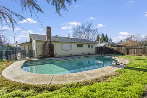 2054 Meadowbrook Dr, Redding, CA 96001 photo 14