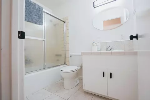 Bath - 3140 Stratford Ave, Redding, CA 96001 photo 4 of 4