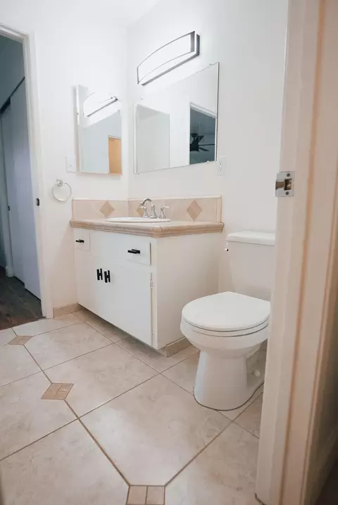 Bath - 3140 Stratford Ave, Redding, CA 96001 photo 1 of 4