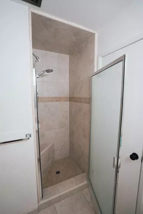 Bath - 3140 Stratford Ave, Redding, CA 96001 photo 3 of 4
