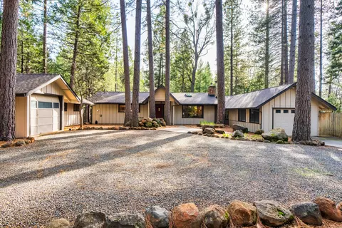 30556 Sleepy Hollow Dr, Shingletown, CA 96088