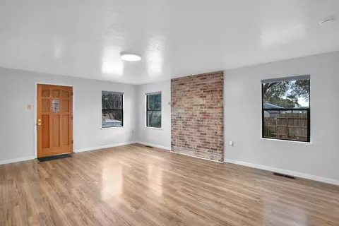 1215 Harpole Rd, Redding, CA 96002 photo 4