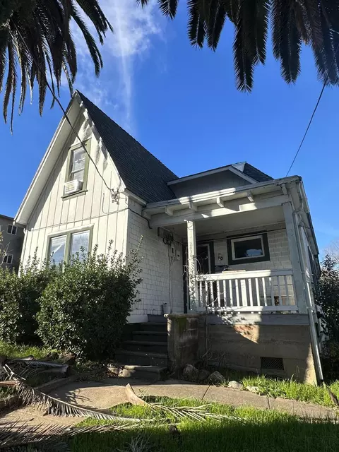 2036 Placer St, Redding, CA 96001