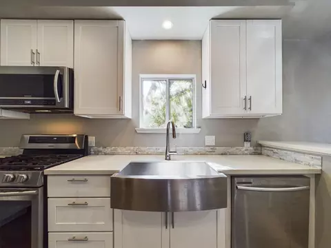 Kitchen - 1643 Canby Rd, Redding, CA 96002 photo 4 of 6
