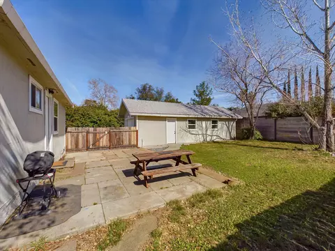 Exterior - 1643 Canby Rd, Redding, CA 96002 photo 9 of 14
