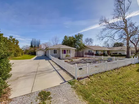 Exterior - 1643 Canby Rd, Redding, CA 96002 photo 2 of 14