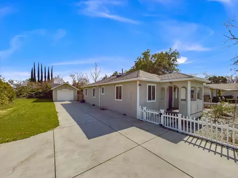Exterior - 1643 Canby Rd, Redding, CA 96002 photo 3 of 14