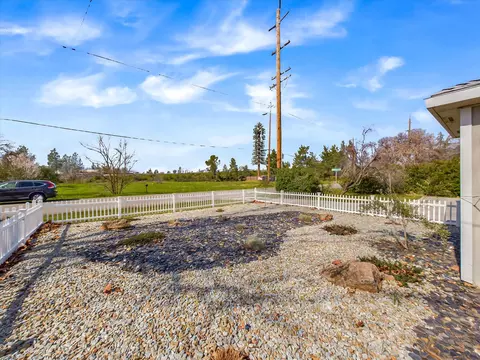 Exterior - 1643 Canby Rd, Redding, CA 96002 photo 14 of 14