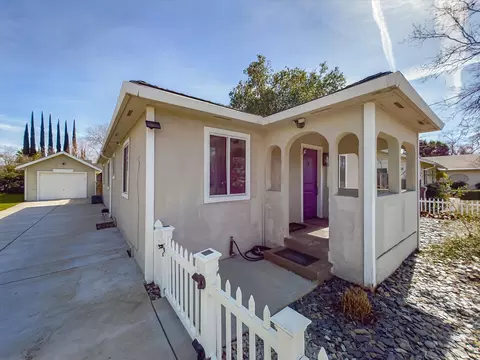 Exterior - 1643 Canby Rd, Redding, CA 96002 photo 4 of 14
