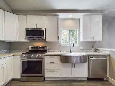 Kitchen - 1643 Canby Rd, Redding, CA 96002 photo 3 of 6