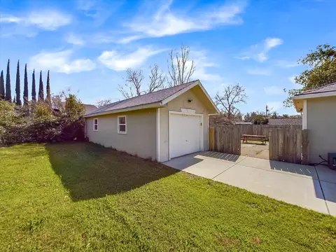 Exterior - 1643 Canby Rd, Redding, CA 96002 photo 11 of 14