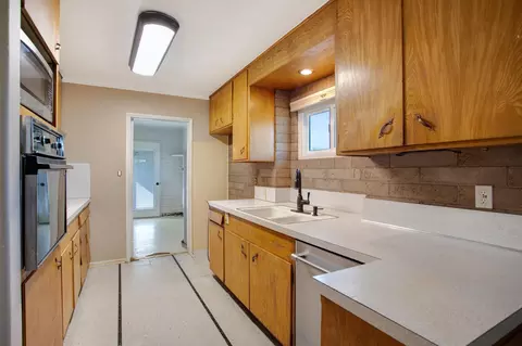 19087 Smith Ln, Redding, CA 96002 photo 6