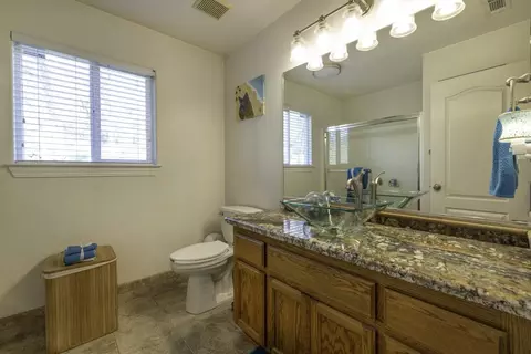 Bath - 16877 Power Line Rd, Redding, CA 96001 photo 2 of 2