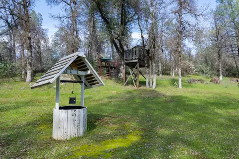 Exterior - 16877 Power Line Rd, Redding, CA 96001 photo 8 of 10
