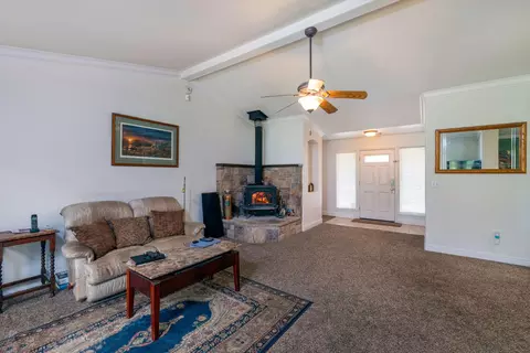 Living - 16877 Power Line Rd, Redding, CA 96001 photo 2 of 3