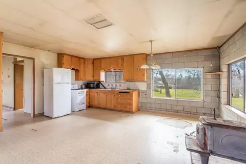 Kitchen - 30125 Manton Rd, Manton, CA 96059 photo 1 of 2