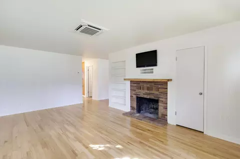 Living - 2962 Churn Ct, Redding, CA 96002 photo 1 of 3