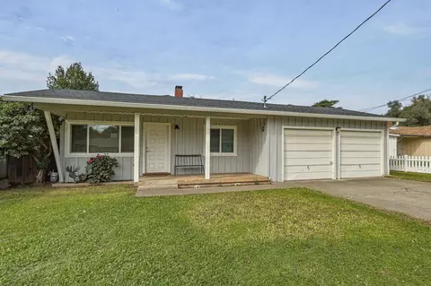 2962 Churn Ct, Redding, CA 96002