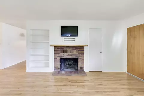 Living - 2962 Churn Ct, Redding, CA 96002 photo 3 of 3