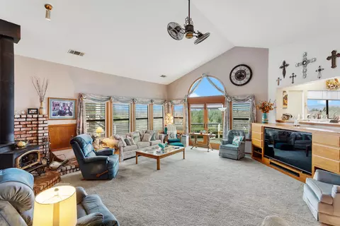 Living - 2817 Panorama Dr, Redding, CA 96003 photo 1 of 1