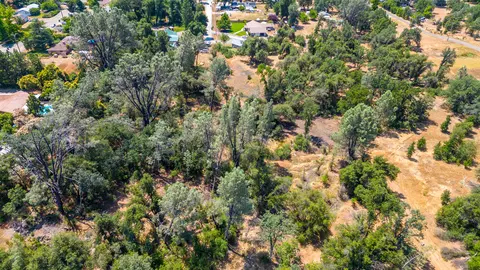 4850 Persistence Ln, Redding, CA 96002 photo 3
