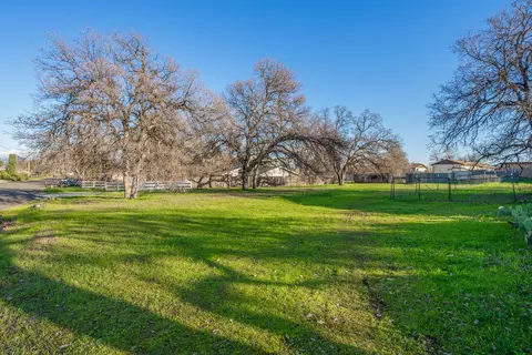 Exterior - 3377 Keswick Dam Rd, Redding, CA 96003 photo 11 of 13