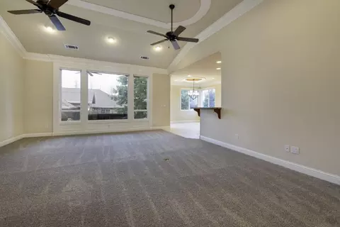 1547 Saint Andrews Dr, Redding, CA 96003 photo 5