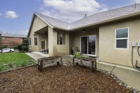 1547 Saint Andrews Dr, Redding, CA 96003 photo 28
