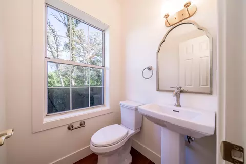 Bath - 16385 River Heights Dr, Red Bluff, CA 96080 photo 1 of 6