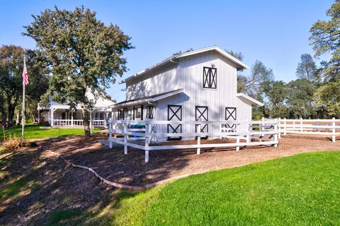 Exterior - 16385 River Heights Dr, Red Bluff, CA 96080 photo 2 of 17