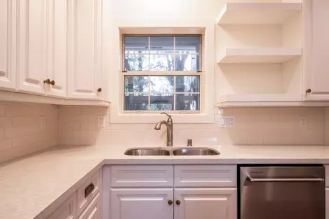 Kitchen - 16385 River Heights Dr, Red Bluff, CA 96080 photo 3 of 3
