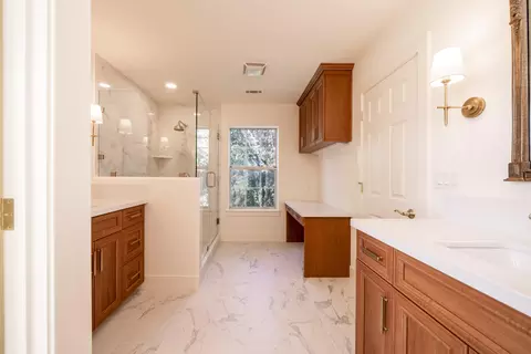 Bath - 16385 River Heights Dr, Red Bluff, CA 96080 photo 3 of 6