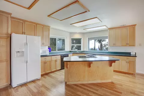 Kitchen - 22200 Delightful Way, Redding, CA 96003 photo 1 of 2