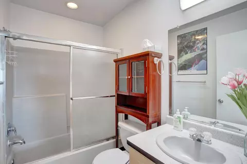 Bath - 22200 Delightful Way, Redding, CA 96003 photo 2 of 2