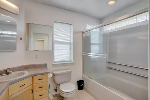 Bath - 22200 Delightful Way, Redding, CA 96003 photo 1 of 2