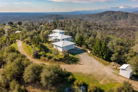 View/Area - 22200 Delightful Way, Redding, CA 96003 photo 6 of 7