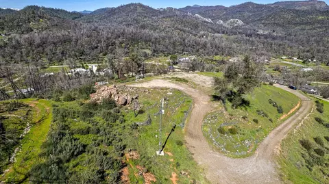 13884 Shangrila Dr, Redding, CA 96003 photo 6