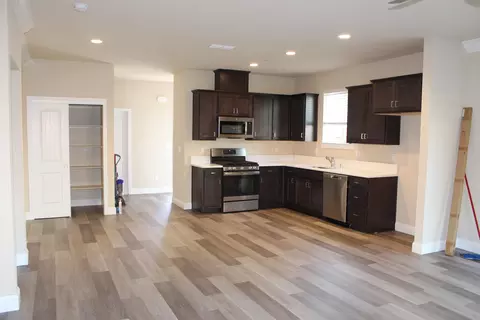 885 Congaree Ln, Redding, CA 96001 photo 2