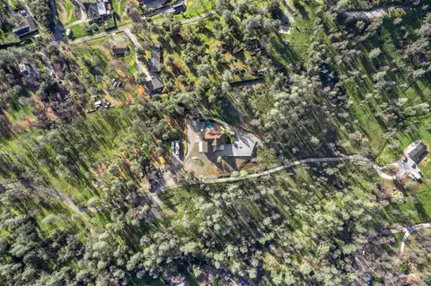 View/Area - 13871 Bear Cub Ct, Redding, CA 96003 photo 2 of 2