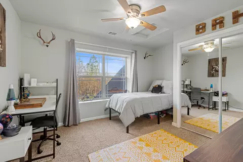 Bedroom - 13871 Bear Cub Ct, Redding, CA 96003 photo 5 of 8
