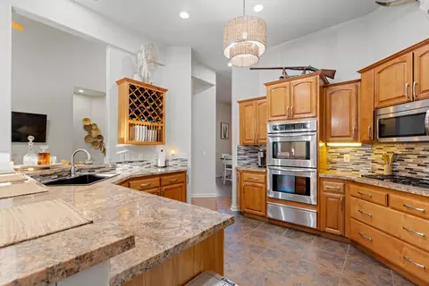 Kitchen - 13871 Bear Cub Ct, Redding, CA 96003 photo 2 of 5