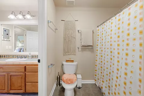 Bath - 13871 Bear Cub Ct, Redding, CA 96003 photo 10 of 10