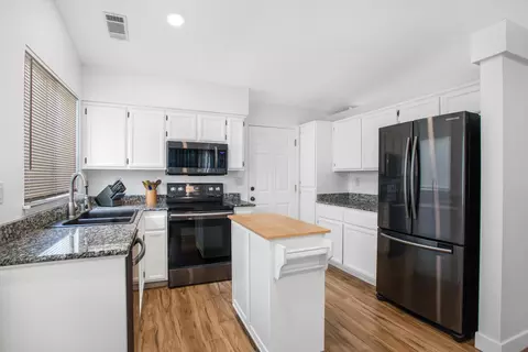 Kitchen - 752 Mallard St, Redding, CA 96003 photo 1 of 2
