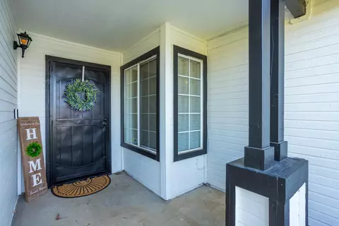 Exterior - 752 Mallard St, Redding, CA 96003 photo 3 of 7