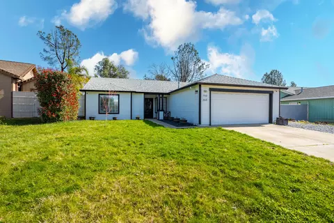 752 Mallard St, Redding, CA 96003